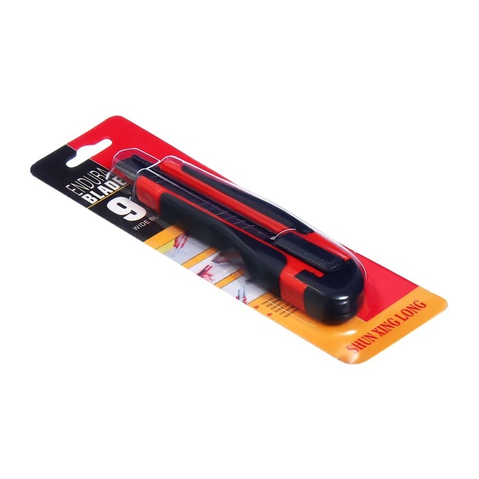 Нож канцелярский, лезвие 9 мм, корпус пластик, с резиновым держателем, с металл., направляющей, фиксатор Нож канцелярский, лезвие 9 мм, корпус пластик, с резиновым держателем, с металл., направляющей, фиксатор