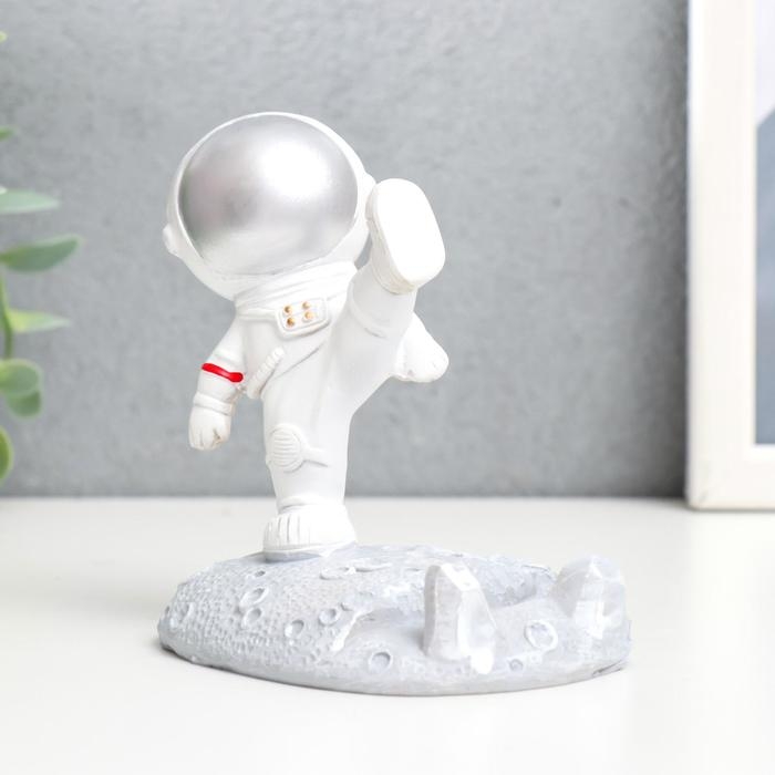 Сувенир полистоун подставка  Сувенир полистоун подставка "Астронавт на Марсе" 9,5х9х7 см
