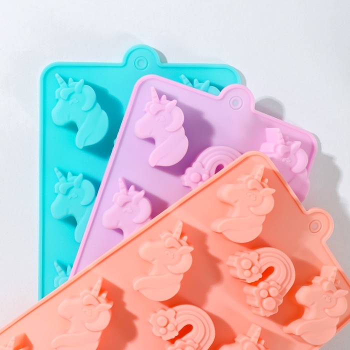 Форма для шоколада Доляна «Сказка», силикон, 22×10,7×1,5 см, 12 ячеек, цвет МИКС Форма для шоколада Доляна «Сказка», силикон, 22×10,7×1,5 см, 12 ячеек, цвет МИКС