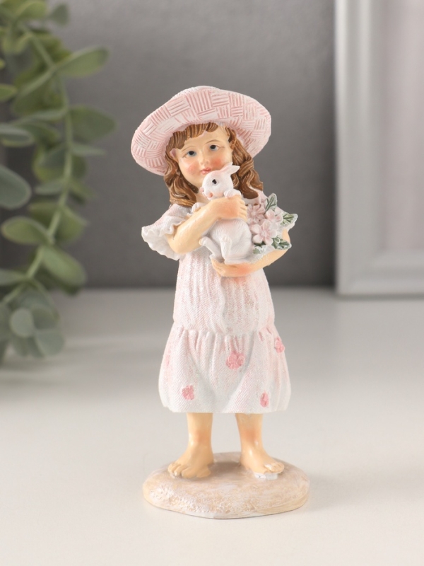 Сувенир полистоун  Сувенир полистоун "Девочка с кроликом и цветами, в шляпке" розовый 5х4,5х12 см