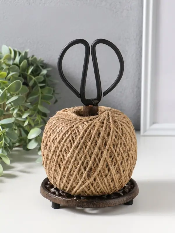 Сувенир катушка для ниток чугун с ножницами "Узоры" 13,2х13,2х23 см