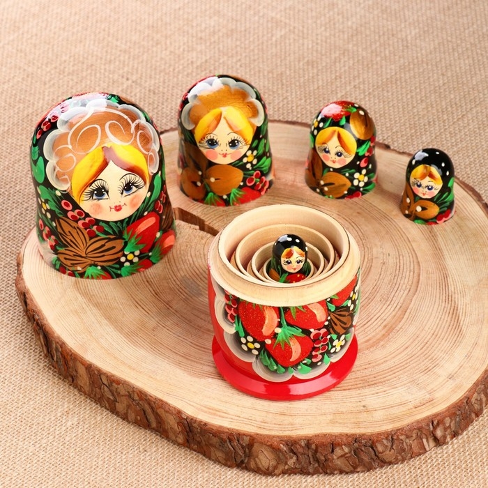 Матрёшка «Земляничка», чёрный платок, 5 кукольная, 18 см Матрёшка «Земляничка», чёрный платок, 5 кукольная, 18 см