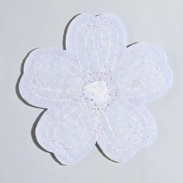 Термонаклейка на одежду «Цветок», 3 х 2,9 см Термонаклейка на одежду «Цветок», 3 х 2,9 см