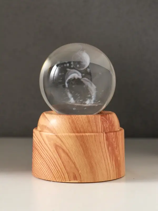 Сувенир стекло свет Сувенир стекло свет "Шар. Дельфины под луной" 6хLED шар d=6 см, крутится, USB 7х7х10 см