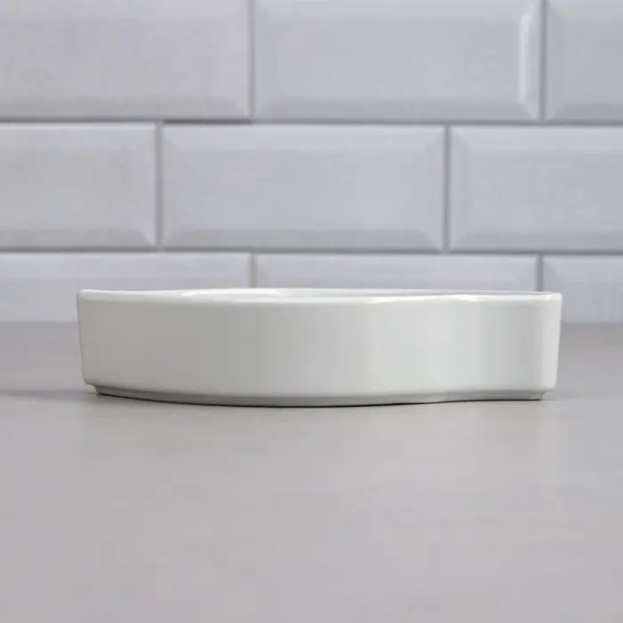 Блюдо «Королевское», фарфор, Иран Блюдо «Королевское», фарфор, Иран