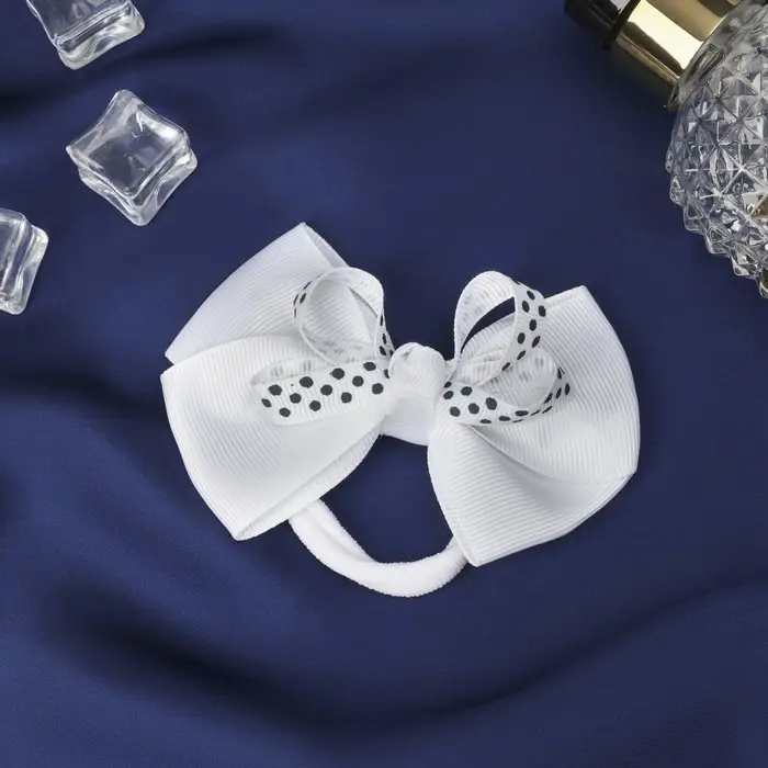 Резинка для волос «Школьница», бант мелкий горох, 8 см, белая