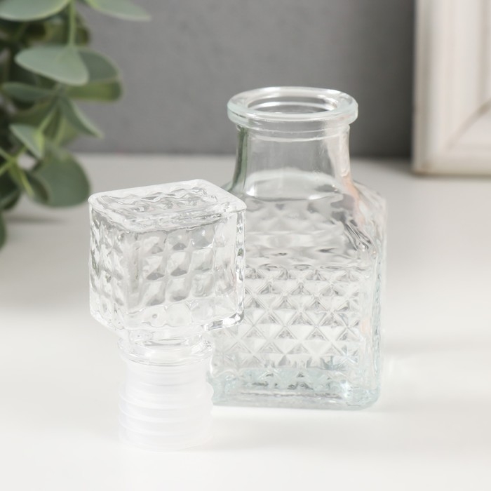 Диффузор для эфирных масел с крышкой Диффузор для эфирных масел с крышкой "Ромбики" 50 мл прозрачный 4.5х4.5х10,5 см