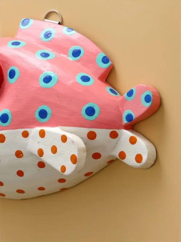 Панно  Панно "Рыба-клоун" дерево 20х16х4 см, цв. розово-белый