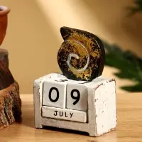 Календарь настольный «Ракушка», 7.5×4×10 см, дерево, чёрный Календарь настольный «Ракушка», 7.5×4×10 см, дерево, чёрный