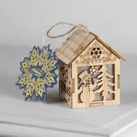 Ёлочная игрушка &laquo;Домик со снеговиком&raquo;, 8&times;6.5&times;6 см, от батареек, свечение тёплое белое