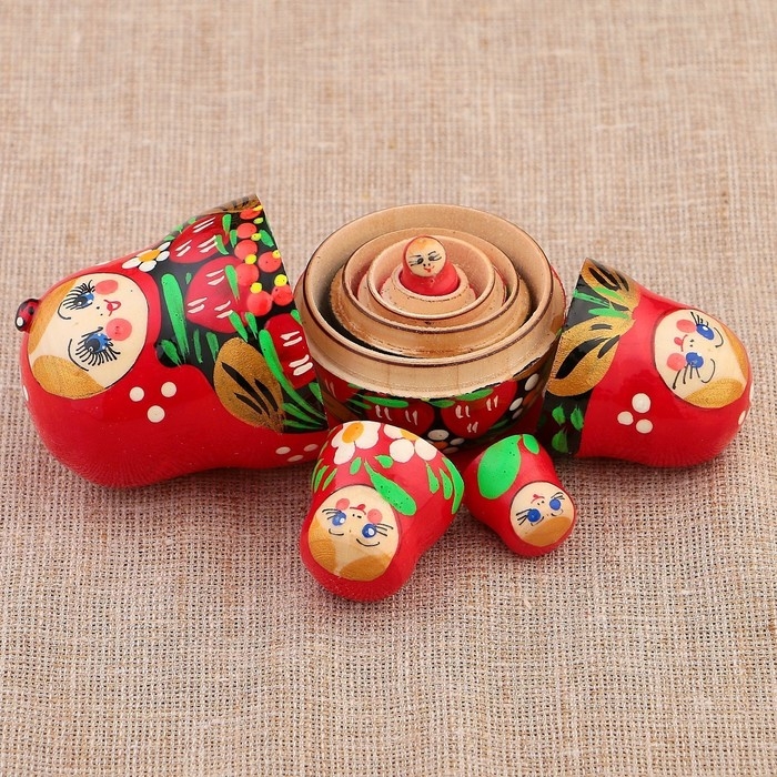 Матрёшка «Божья коровка», красный платок, 5 кукольная, 9-11 см Матрёшка «Божья коровка», красный платок, 5 кукольная, 9-11 см