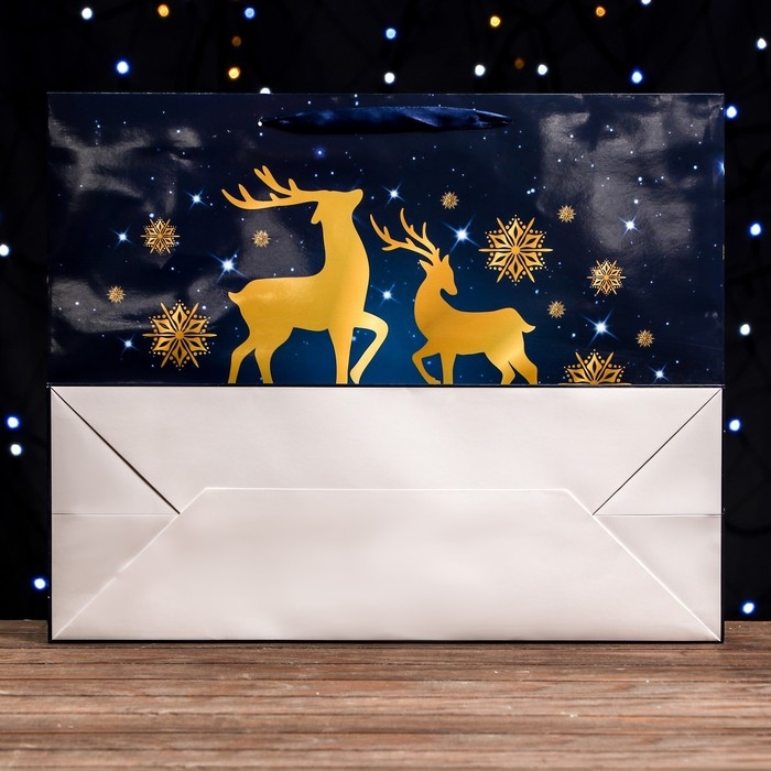 Новый год. Пакет ламинированный горизонтальный Новый год. Пакет ламинированный горизонтальный "Олени",49 х 40 х 19 см.