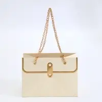 Пакет переноска для цветов, ручка цепь, &laquo;Кремовый&raquo;, с золотым тиснением, 15&times;10.5&times;10 см