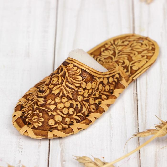 Игольница «Рябинка», 6×14 см, береста Игольница «Рябинка», 6×14 см, береста