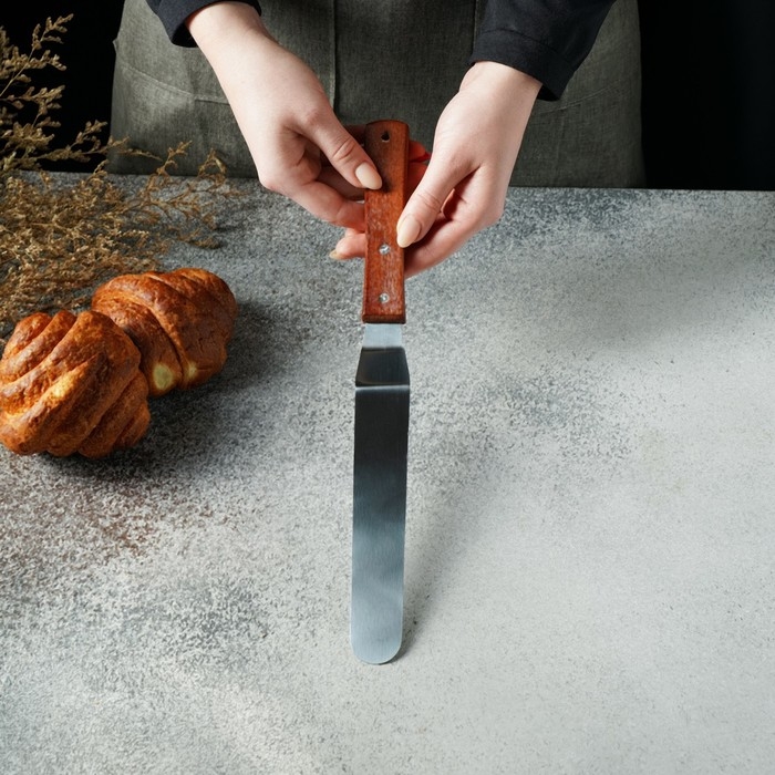 Кондитерская лопатка - палетка, изогнутая, 31,5 см, рабочая часть 19,5 см, цвет коричневый