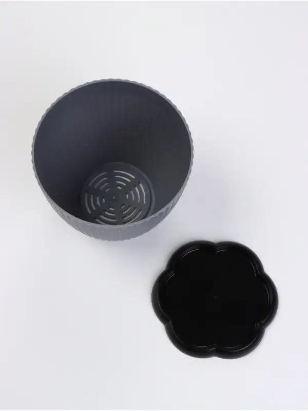 Горшок для цветов пластиковый Ribbed, 1 л, d=13.5 см, h=12 см, поддон МИКС, серый