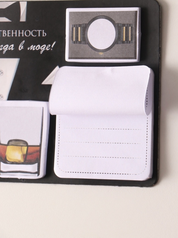 Магнит с блоком для записей и стикерами  Магнит с блоком для записей и стикерами "Мужественность всегда в моде!" 10х12 см