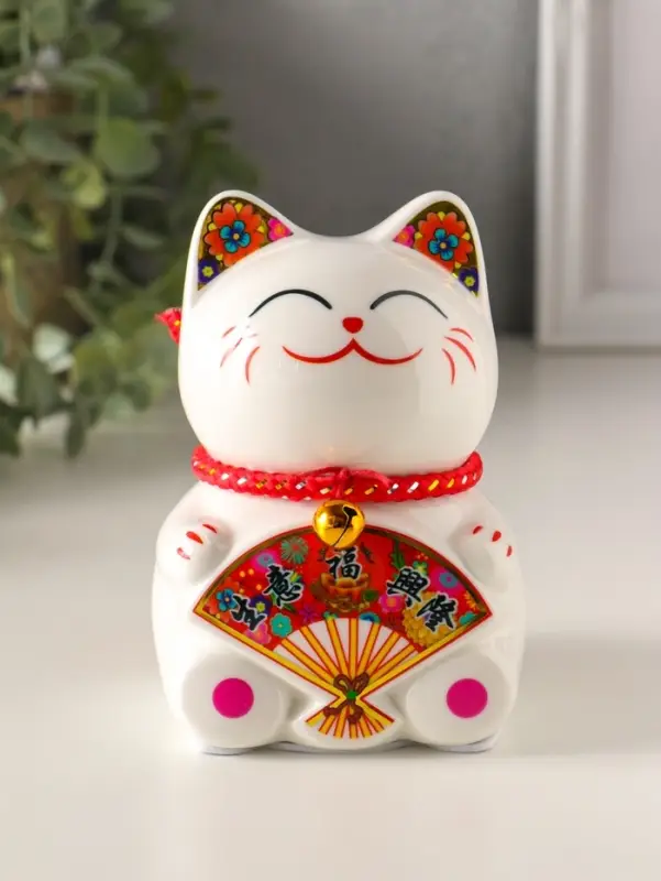 Копилка керамика "Кот Манэки-нэко с веером" 7,8х7,5х12,5 см