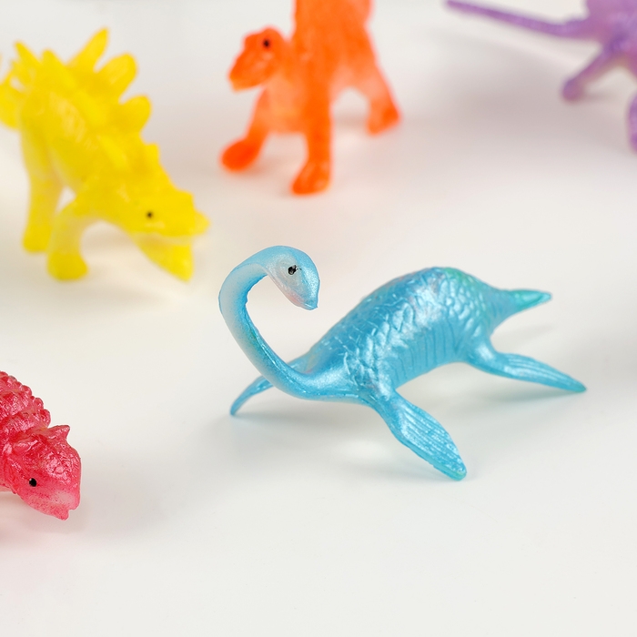 Фигурки «Динозавры». Игровой набор: наклейки, магниты и раскраски Фигурки «Динозавры». Игровой набор: наклейки, магниты и раскраски