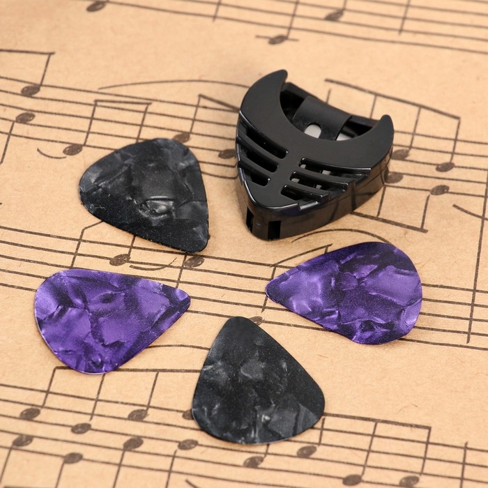 Набор медиаторов 4 шт, с футляром, толщина 0,46, микс Набор медиаторов 4 шт, с футляром, толщина 0,46, микс