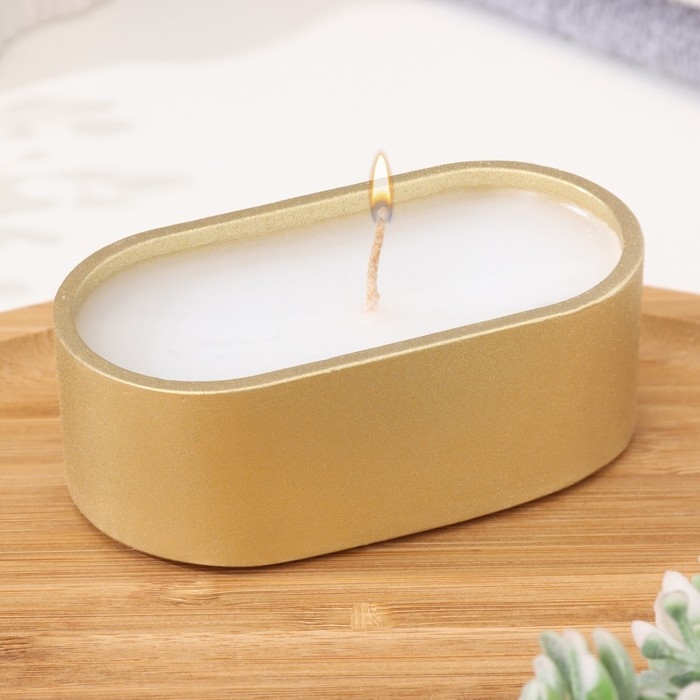 Свеча в овальном подсвечнике из гипса,9,5х4,7х3см,золото Свеча в овальном подсвечнике из гипса,9,5х4,7х3см,золото