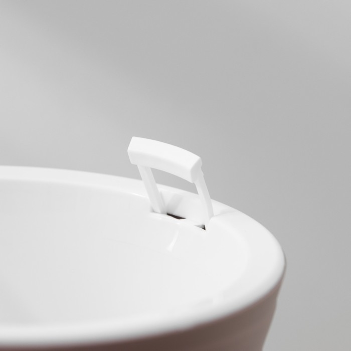 Кашпо для цветов со вставкой «Валенсия», 2 л, цвет мокко Кашпо для цветов со вставкой «Валенсия», 2 л, цвет мокко