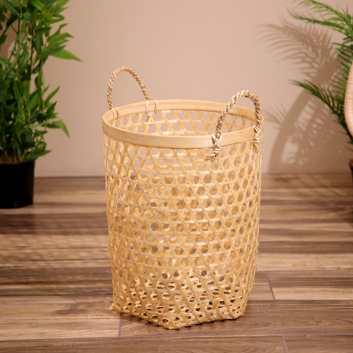 Корзина плетёная, из бамбука 35х35х45 см Корзина плетёная, из бамбука 35х35х45 см