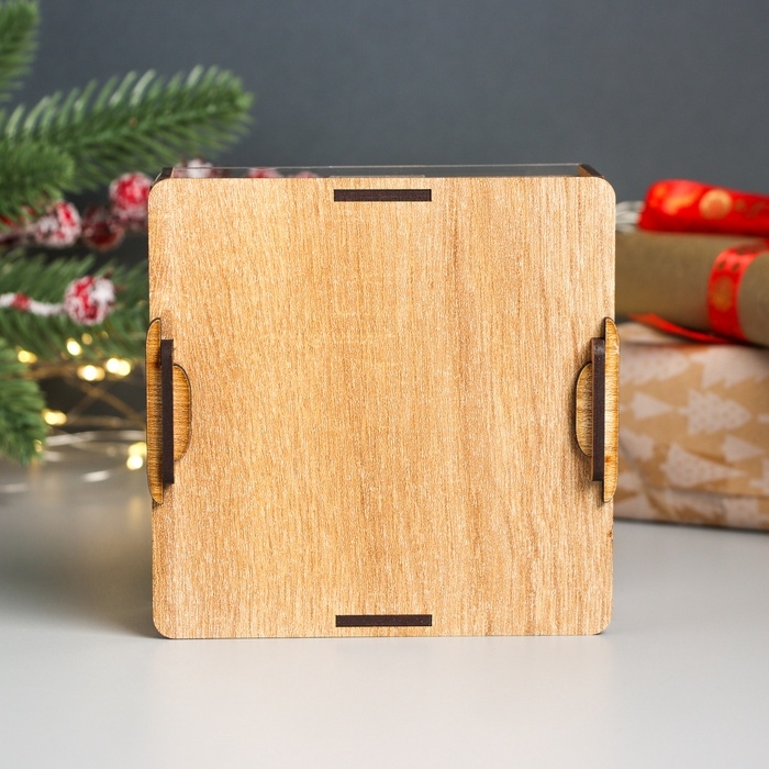 Новогодняя копилка с акрилом  Новогодняя копилка с акрилом "Праздник" 12х12х4 см