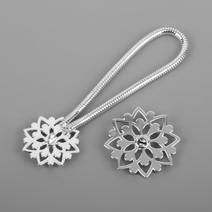 Декоративная застёжка, d = 2,4/3,1 см, цвет серебряный Декоративная застёжка, d = 2,4/3,1 см, цвет серебряный