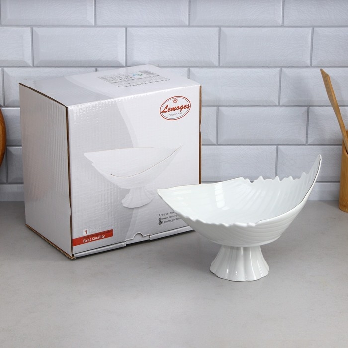 Фруктовница, 1 л, золотая обводка, фарфор, Иран Фруктовница, 1 л, золотая обводка, фарфор, Иран