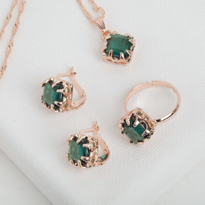 Гарнитур 3 предмета: серьги, кулон, кольцо безразмерное «Эдель» ромб, цвет зелёный в золоте, 45 см Гарнитур 3 предмета: серьги, кулон, кольцо безразмерное «Эдель» ромб, цвет зелёный в золоте, 45 см