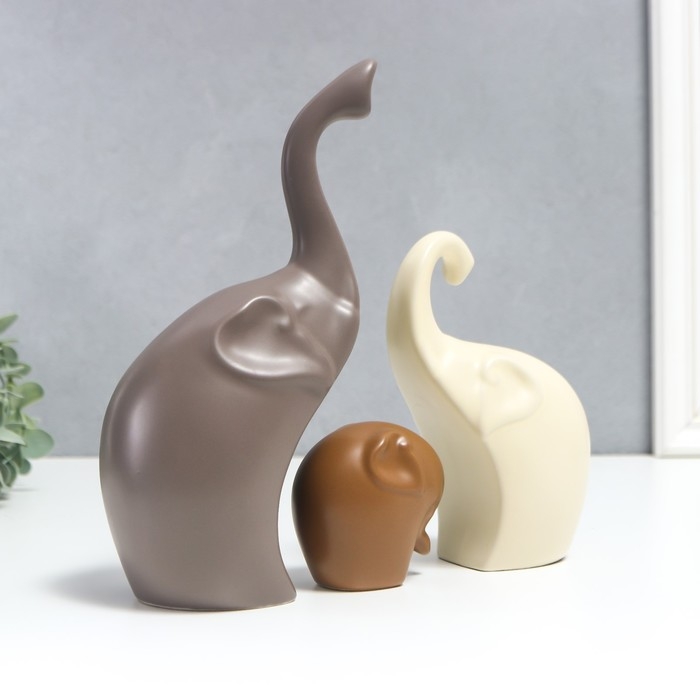 Сувенир керамика Сувенир керамика "Семейство слонов" матовый набор 3 шт 7х7 12х12 22х13 см