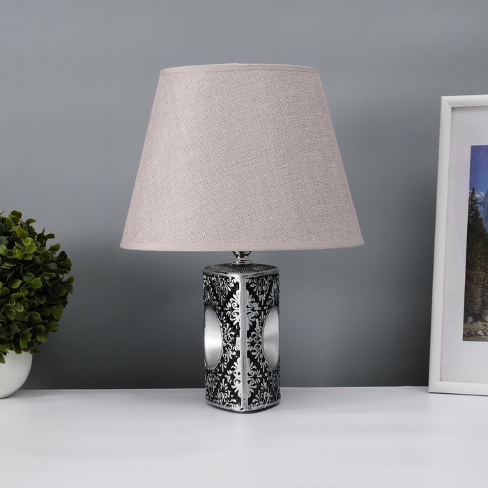 Настольная лампа с абажуром RISALUX «Данзе», Е27, 40 Вт, 25×25×35 см Настольная лампа с абажуром RISALUX «Данзе», Е27, 40 Вт, 25×25×35 см