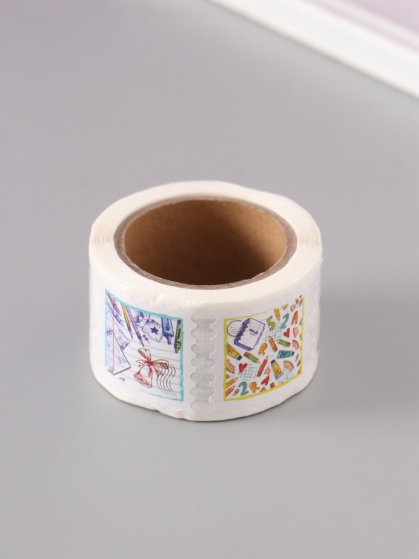 Наклейка бумага Наклейка бумага "Марки. Школа" 3х3 см 200 шт в рулоне