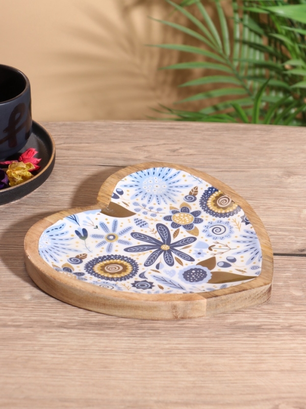 Блюдо в форме сердца &laquo;Васильки&raquo;, дерево манго, 20.5&times;20&times;2.3 см