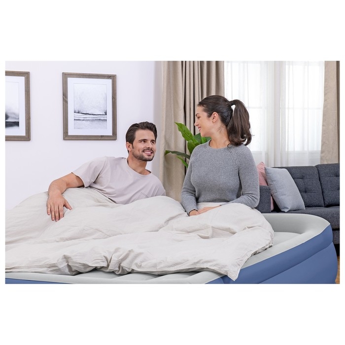 Кровать надувная King 203 x 193 x 56 см со встроенным электронасосом 67692 Кровать надувная King 203 x 193 x 56 см со встроенным электронасосом 67692