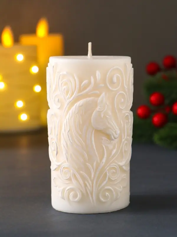 Декоративная свеча "Столбик с лошадью" (молочный), 215 г