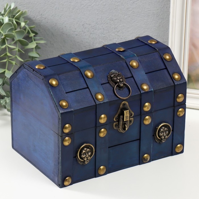 Шкатулка сундучок дерево  Шкатулка сундучок дерево "Лев. С заклёпками" ярко-синяя 16х15,5х22 см