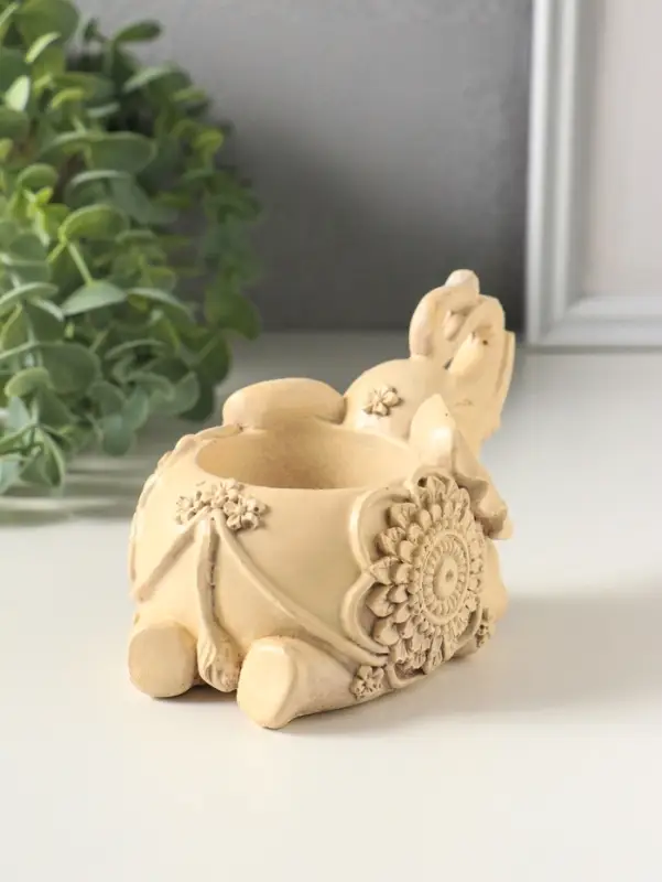 Подсвечник на 1 свечу &laquo;Слон индийский лежит&raquo;, 8&times;13&times;7 см, слоновая кость
