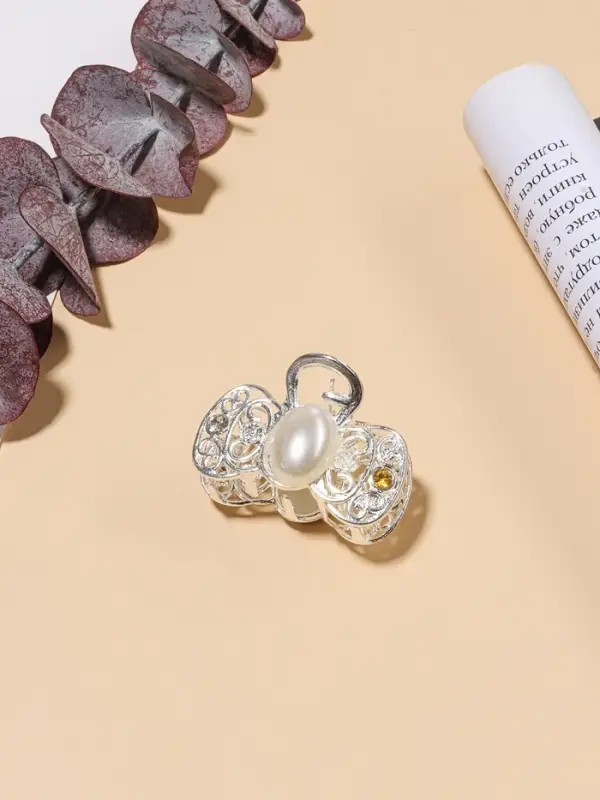 Крабик для волос «Жемчужный», бантик, 3.3 см, серебро Крабик для волос «Жемчужный», бантик, 3.3 см, серебро