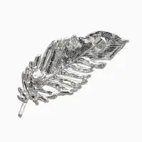 Брошь &laquo;Перо&raquo;, со стразами, белая в серебре