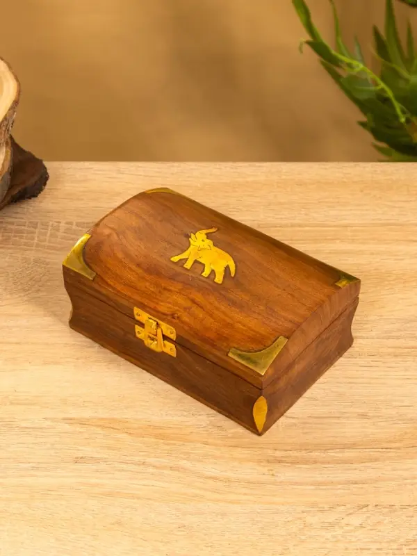 Шкатулка  Шкатулка "Слон" 15,5х10х7 см, дерево шишам, латунь