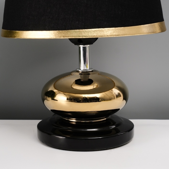 Настольная лампа с абажуром RISALUX «Капли», 1×40 Вт, Е27, чёрный /золото, 17×17×24 см Настольная лампа с абажуром RISALUX «Капли», 1×40 Вт, Е27, чёрный /золото, 17×17×24 см