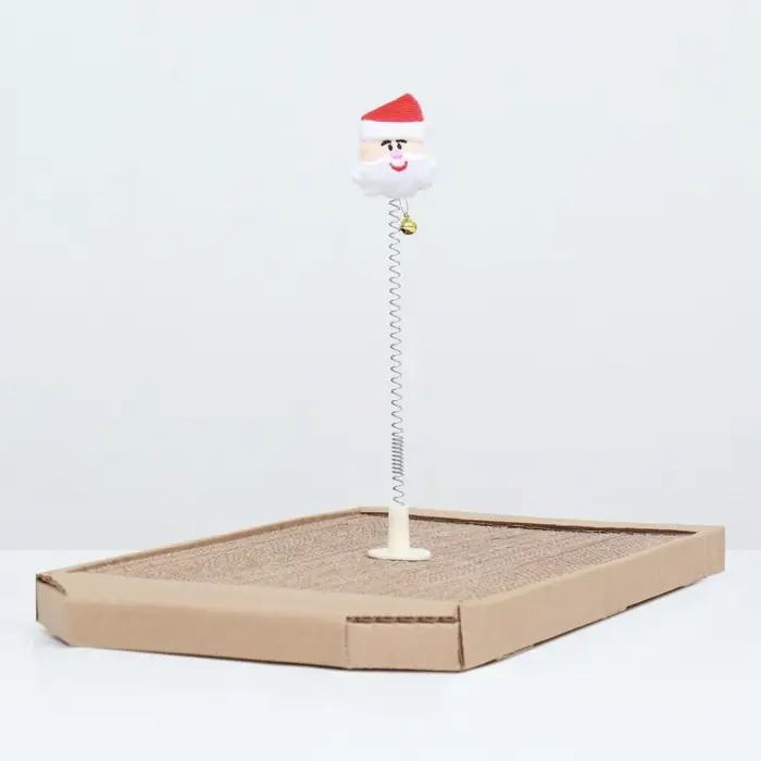 Игрушка-дразнилка для кошек &laquo;Дед мороз&raquo;, с креплением на когтеточку