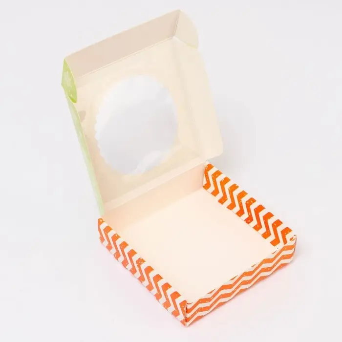 Подарочная коробка сборная с окном «Новый год», 11.5×11.5×3 см Подарочная коробка сборная с окном «Новый год», 11.5×11.5×3 см