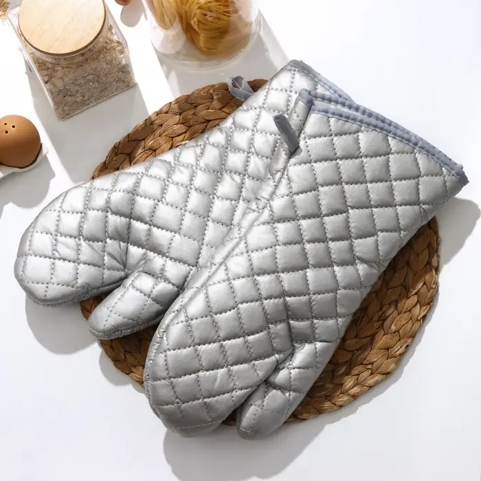 Набор прихваток «Профи», 2 шт, 37,5×17,5×2 см, цвет серый Набор прихваток «Профи», 2 шт, 37,5×17,5×2 см, цвет серый