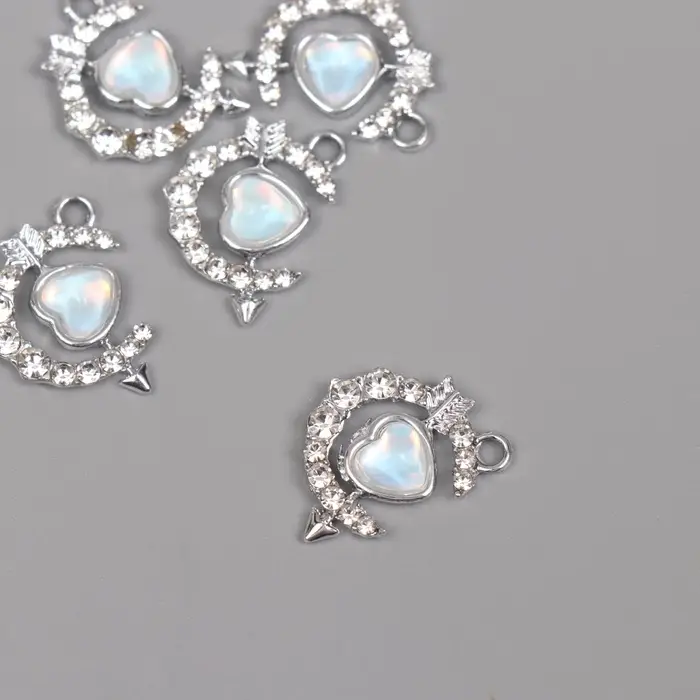 Декор для творчества металл, стразы Декор для творчества металл, стразы "Сердце в месяце" серебро 2х1,5х0,5 см