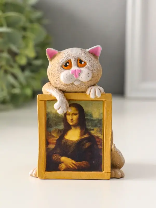 Фигура "Кот с картиной" 9х6,5х4,8 см