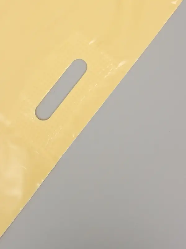 Пакет полиэтиленовый с вырубной ручкой, Молочный 40-50 См, 60 мкм