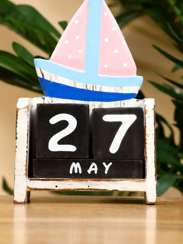 Календарь настольный «Парусник», 18×10.5×5.5 см, дерево, розовый